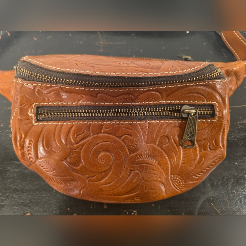 Patricia Nash Tinchi Belt Bag Triple Pocket Tooled Floral Leather